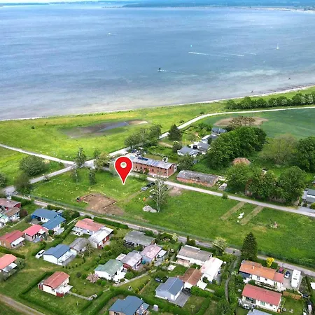 Werder -- Grosses Sonnendeck -- 150m I Sauna I Ekamin I Bis 8 Pers I Meerblick I By 