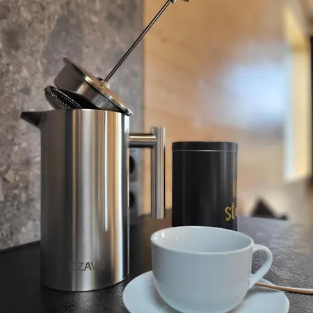 Werder -- Grosses Sonnendeck -- 150m I Sauna I Ekamin I Bis 8 Pers I Meerblick I By 