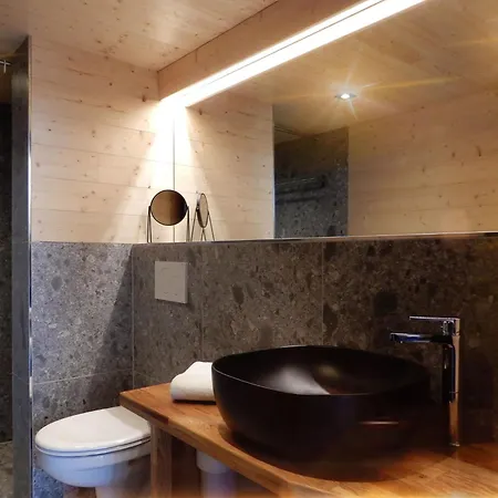 Werder -- Grosses Sonnendeck -- 150m I Sauna I Ekamin I Bis 8 Pers I Meerblick I By 