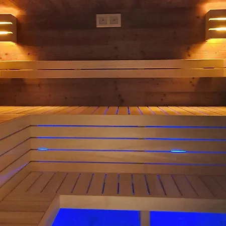 度假居 Werder -- Grosses Sonnendeck -- 150m I Sauna I Ekamin I Bis 8 Pers I Meerblick I By 