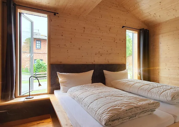 Werder -- Grosses Sonnendeck -- 150m I Sauna I Ekamin I Bis 8 Pers I Meerblick I By 